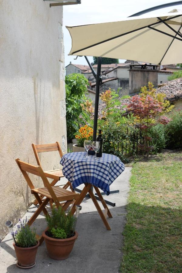 La Maison Du Tourniquet อูเบแทร์-ซัวร์-ดรอนน์ ภายนอก รูปภาพ